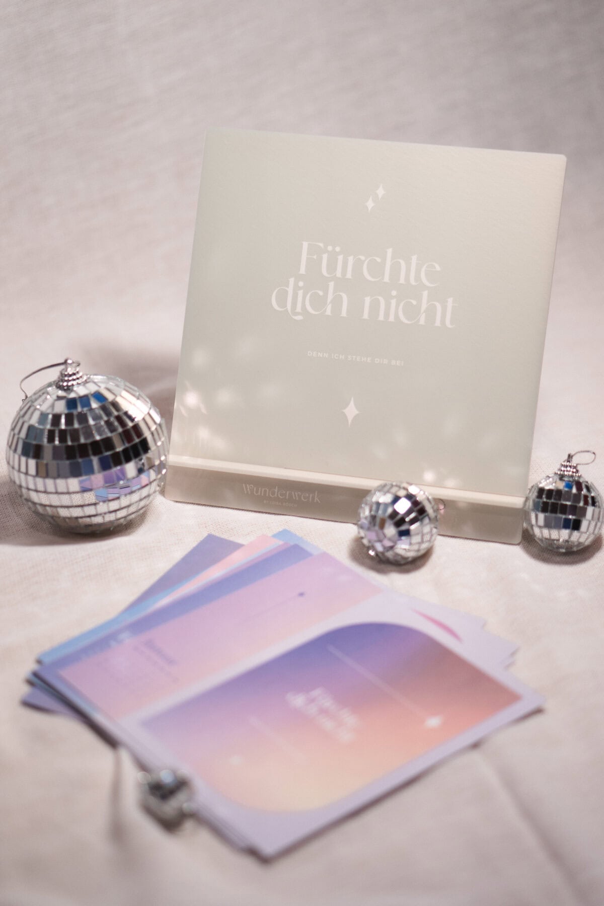 Wunderwerk by Luisa Postkartenkalender mit inspirierenden Sprüchen und Dekorationen.